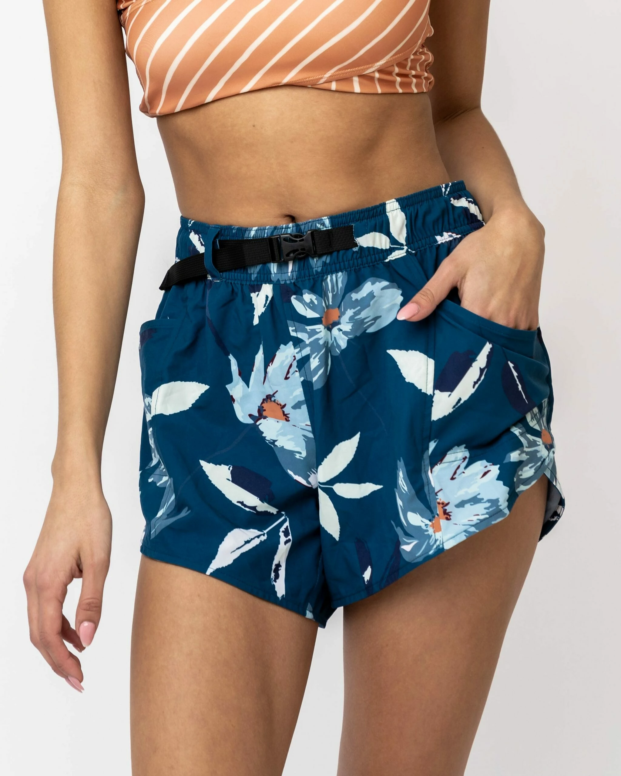 Laie Hybrid Explorer Short - Image 4